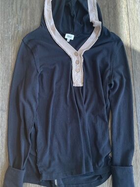 BKE hooded long sleeve shirt